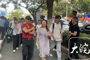 连续5场至少两帽队史首位后卫！雷迪克：怀特就是全明星！